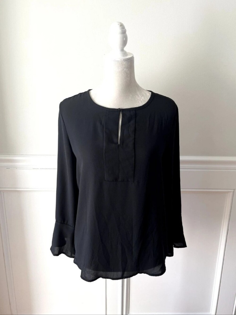 LOFT Black Long-Sleeve Keyhole Blouse Sz M